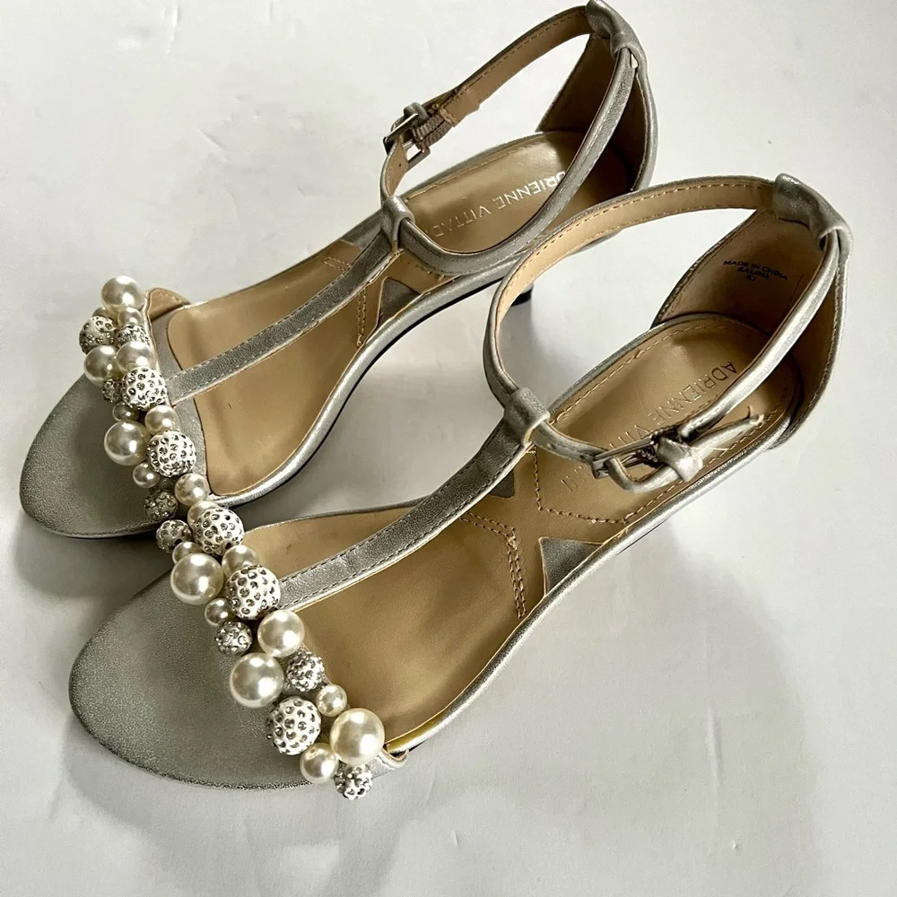 Adrienne Vittadini Kalina Silver Pearl Dress Heels Size 6 M Fit like 6 1/2 - Picture 7 of 12